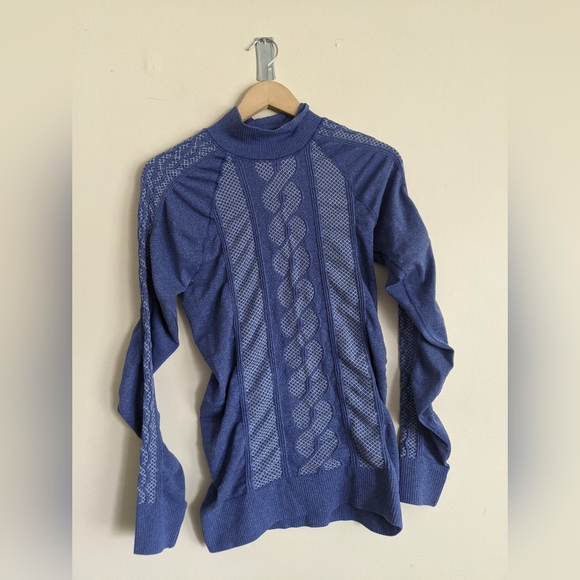 Athleta Blue Long Sleeve Tee Large - Picture 1 of 7